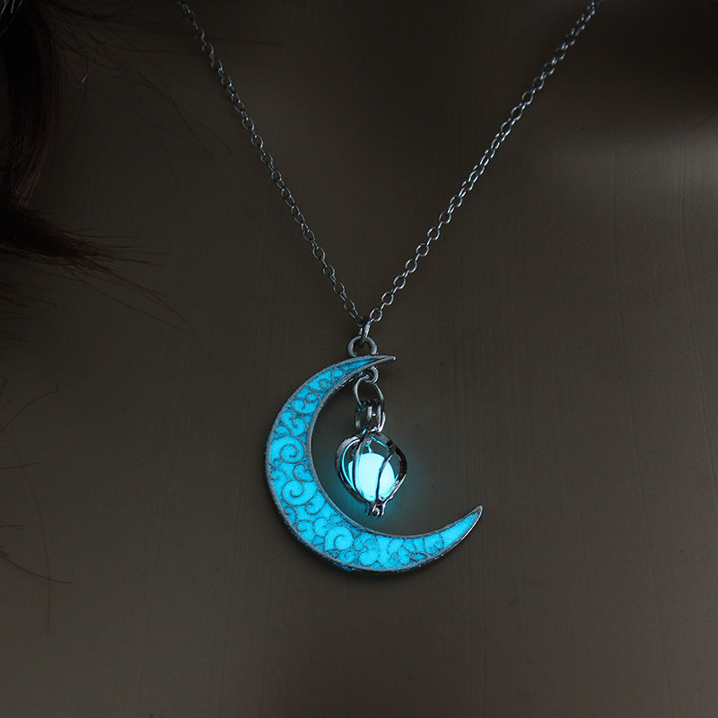 Glowing Pendant Necklace Silver Plated