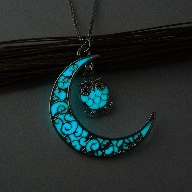 Glowing Pendant Necklace Silver Plated