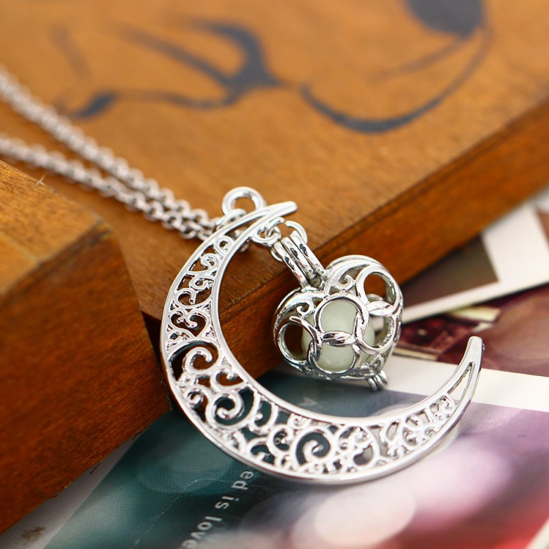 Glowing Pendant Necklace Silver Plated